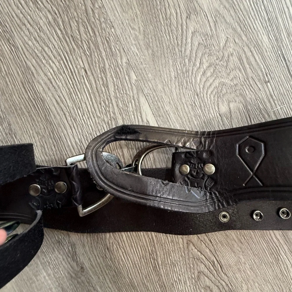 Linea Pelle Black Leather Belt Wide Waist Western Embossed Medallion statement‎